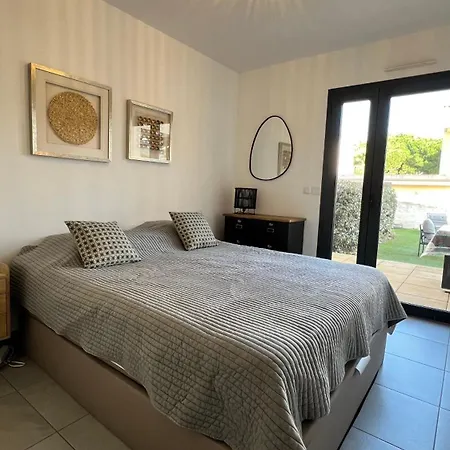 T2 - Rez-de-jardin, Proche Et Commerces Apartman Calvi