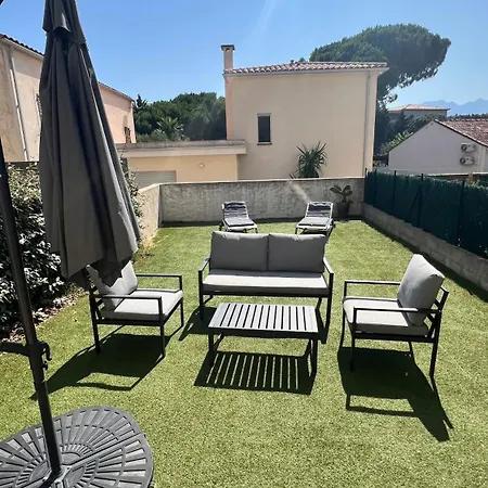 T2 - Rez-de-jardin, Proche Et Commerces * Calvi (Corsica)