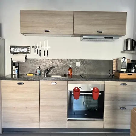 T2 - Rez-de-jardin, Proche Et Commerces Calvi (Corsica)