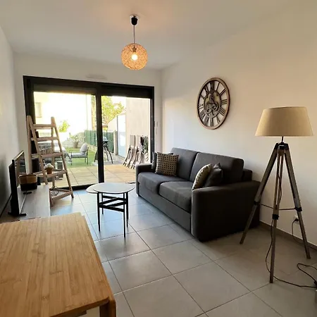 T2 - Rez-de-jardin, Proche Et Commerces Calvi (Corsica)