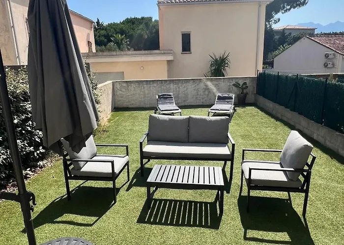 T2 - Rez-de-jardin, Proche Et Commerces * 卡尔维