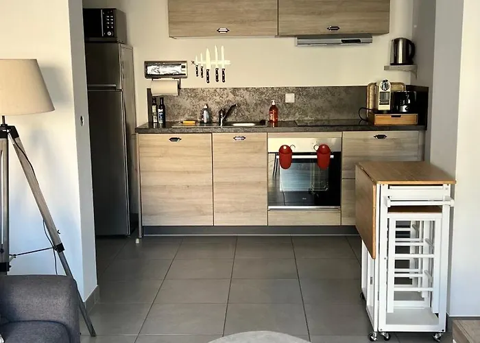 T2 - Rez-de-jardin, Proche Et Commerces