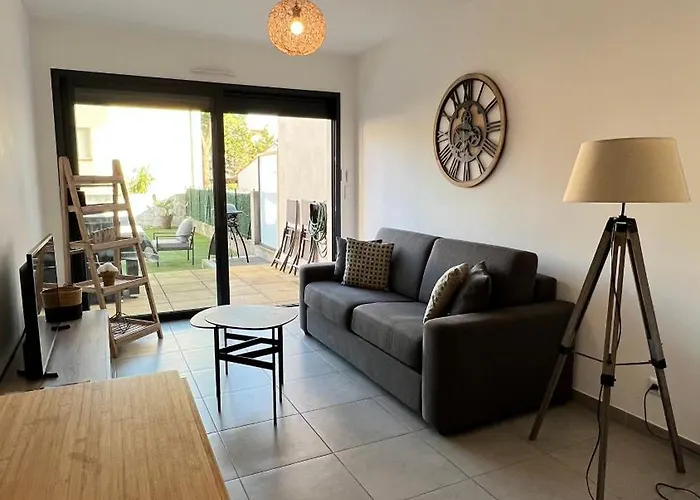 T2 - Rez-de-jardin, Proche Et Commerces 卡尔维